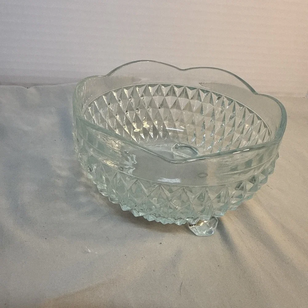 Vintage Indiana Glass Diamond Point 3 Toed Serving Bowl 5